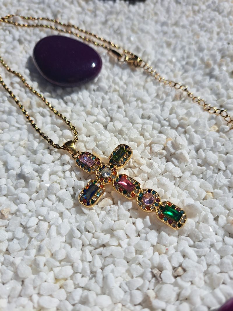 collier croix multicolore